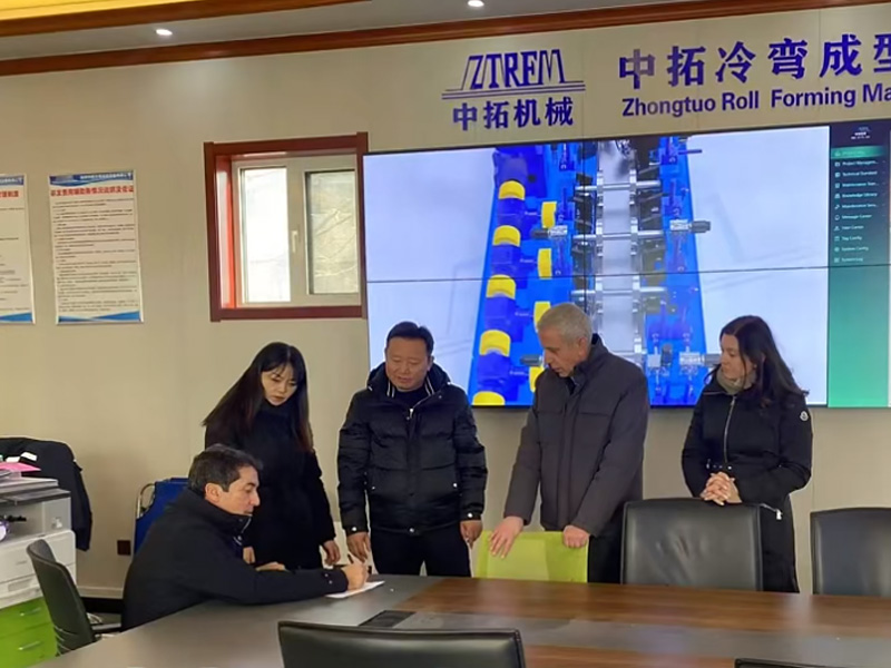 2025中拓冷彎開(kāi)年大捷！新年新征程中拓冷彎門(mén)框機(jī)敲開(kāi)西班牙市場(chǎng)大門(mén)